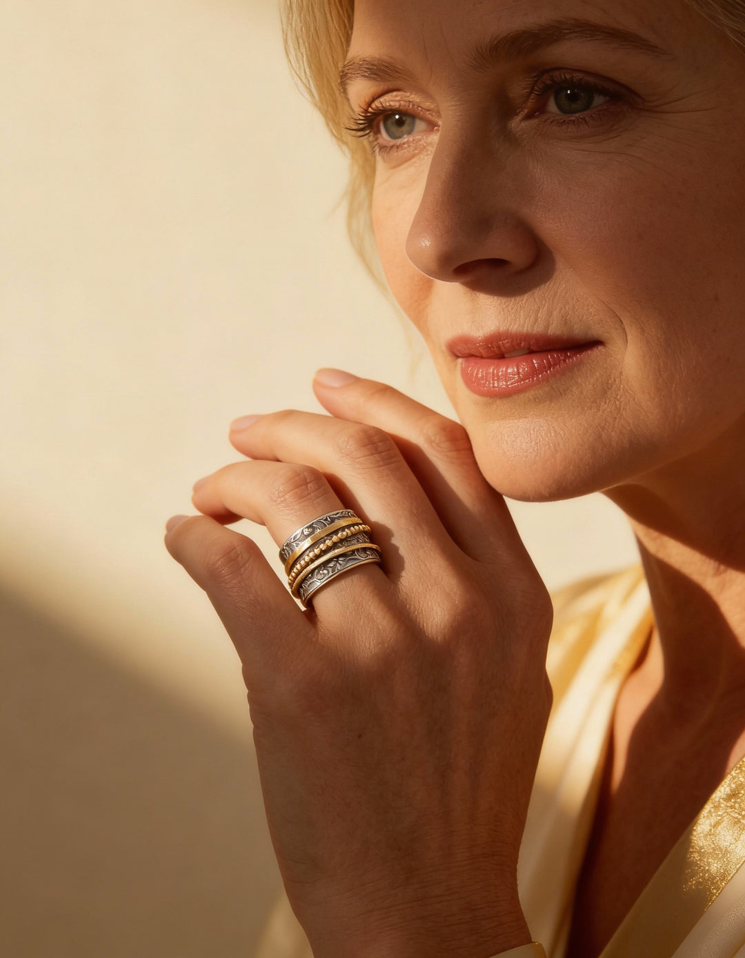 Vintage Baroque Pattern Spinner Ring