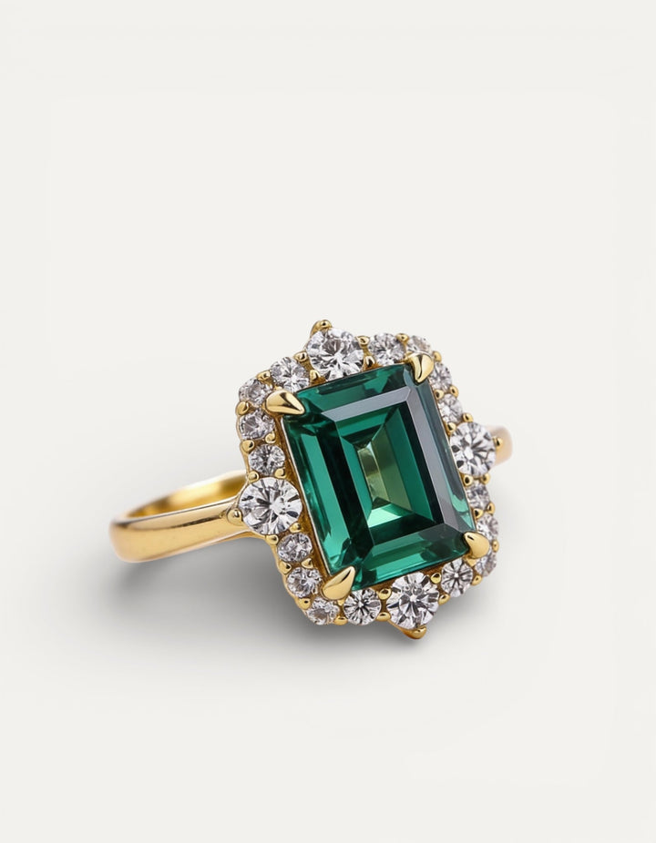 Queen Emerald Ring