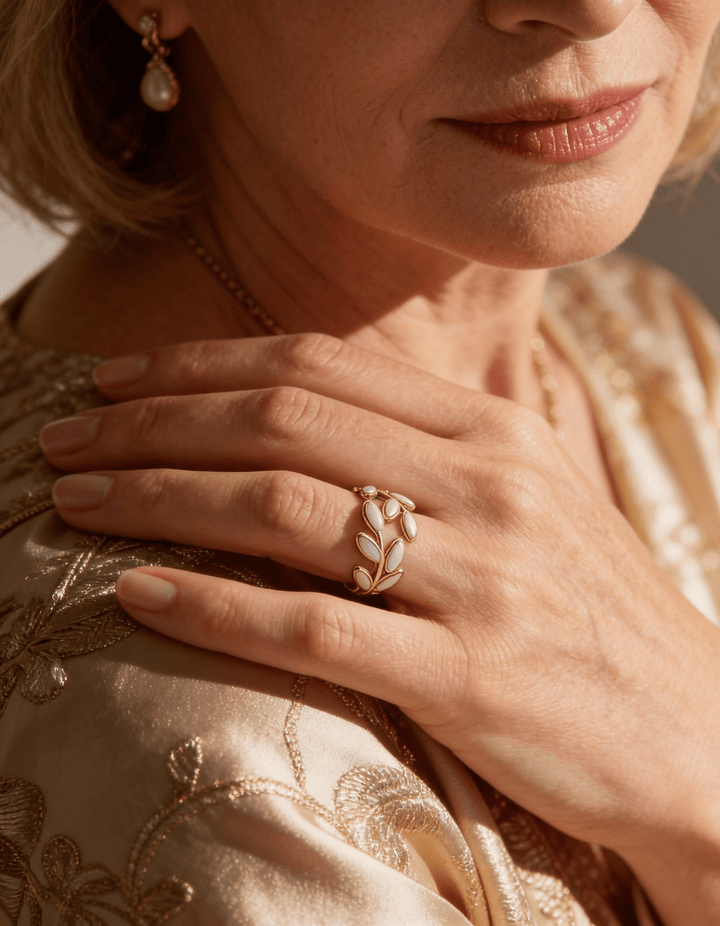 Alloy Mother-of-Pearl Leaf Ring