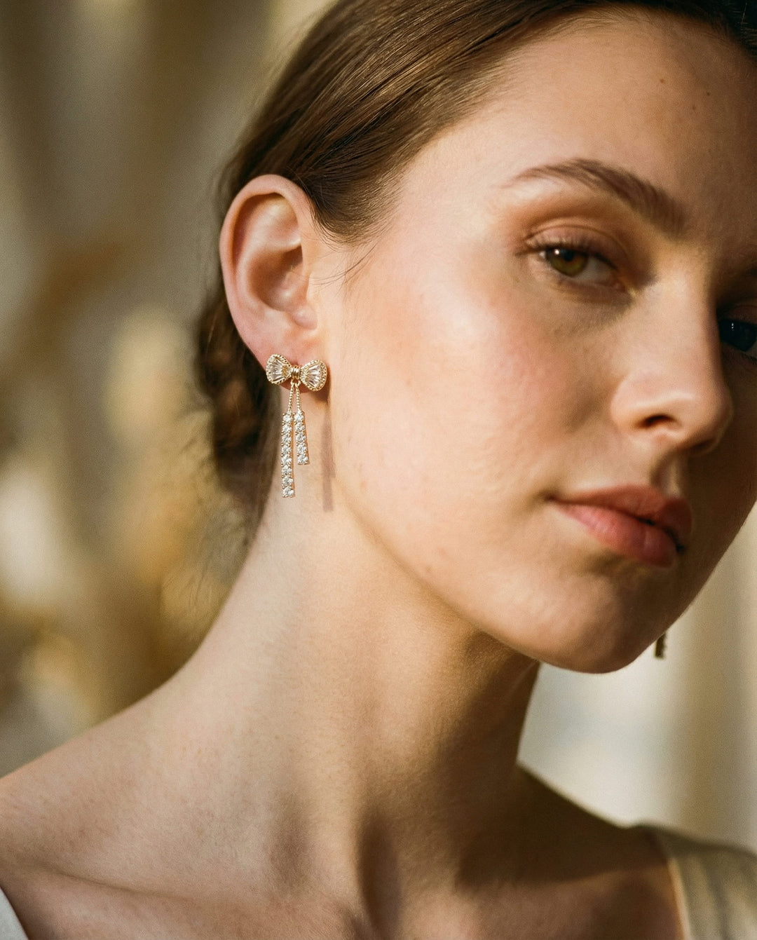 Bow with Zirconia in Gold