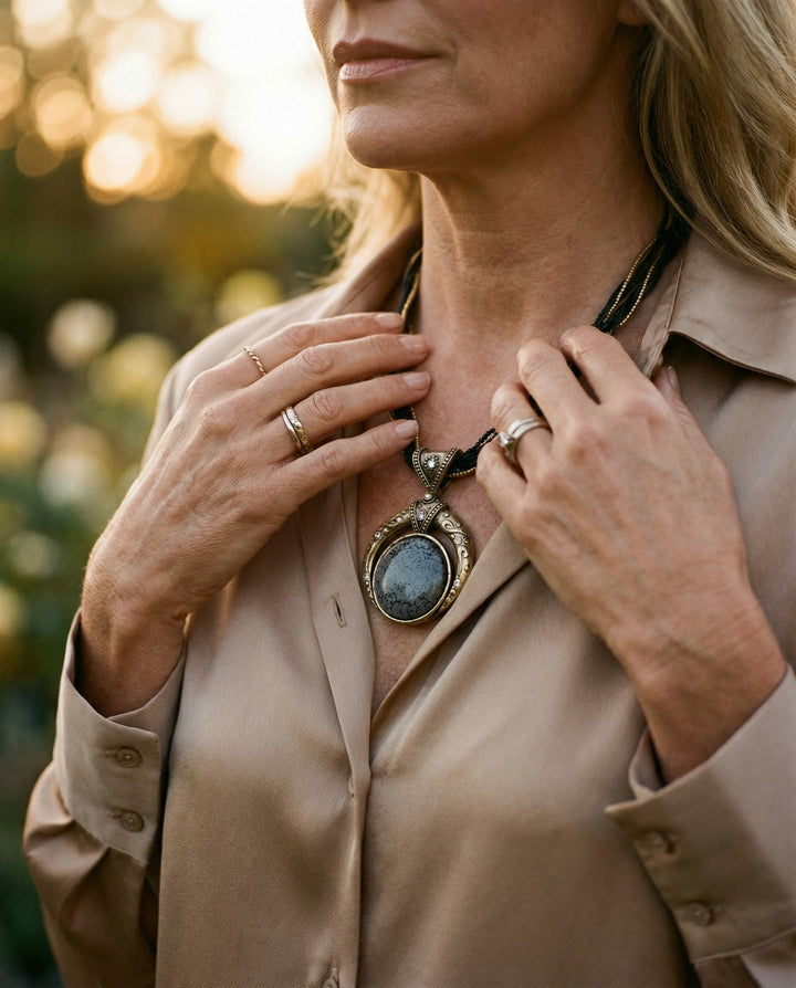 Vintage Ethnic Green Crystal Pendant Necklace