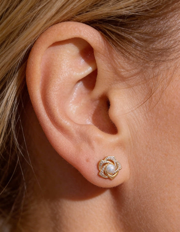 Elegant Sparkling Spiral Pearl Earrings