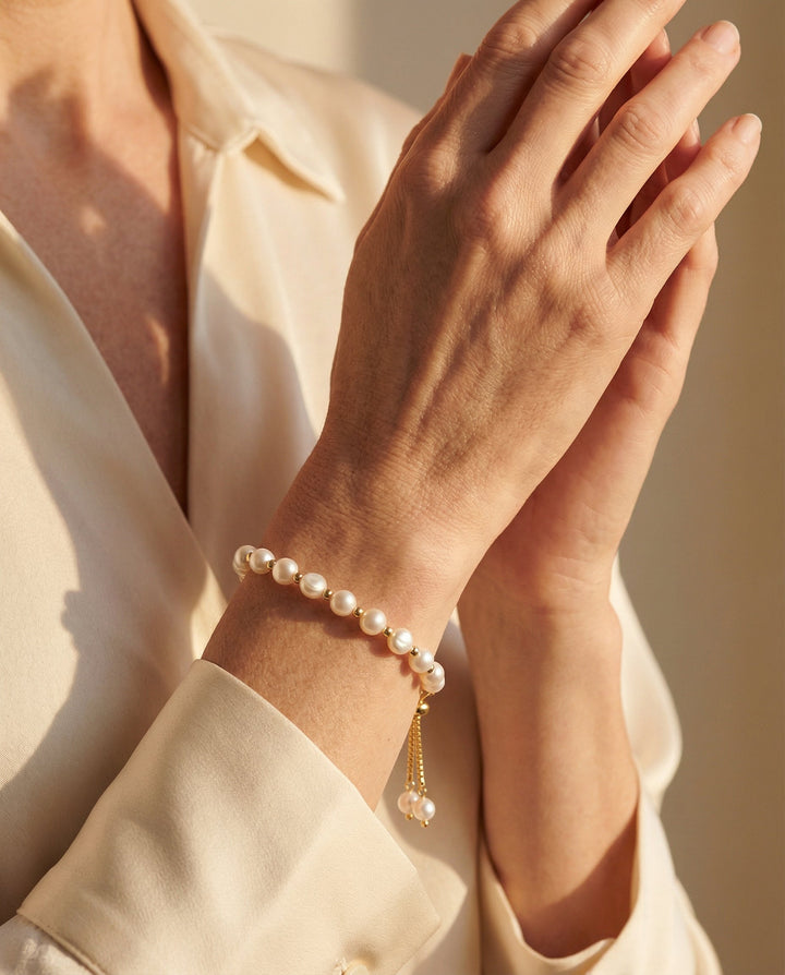 Vintage White Pearl and Gold Bracelet